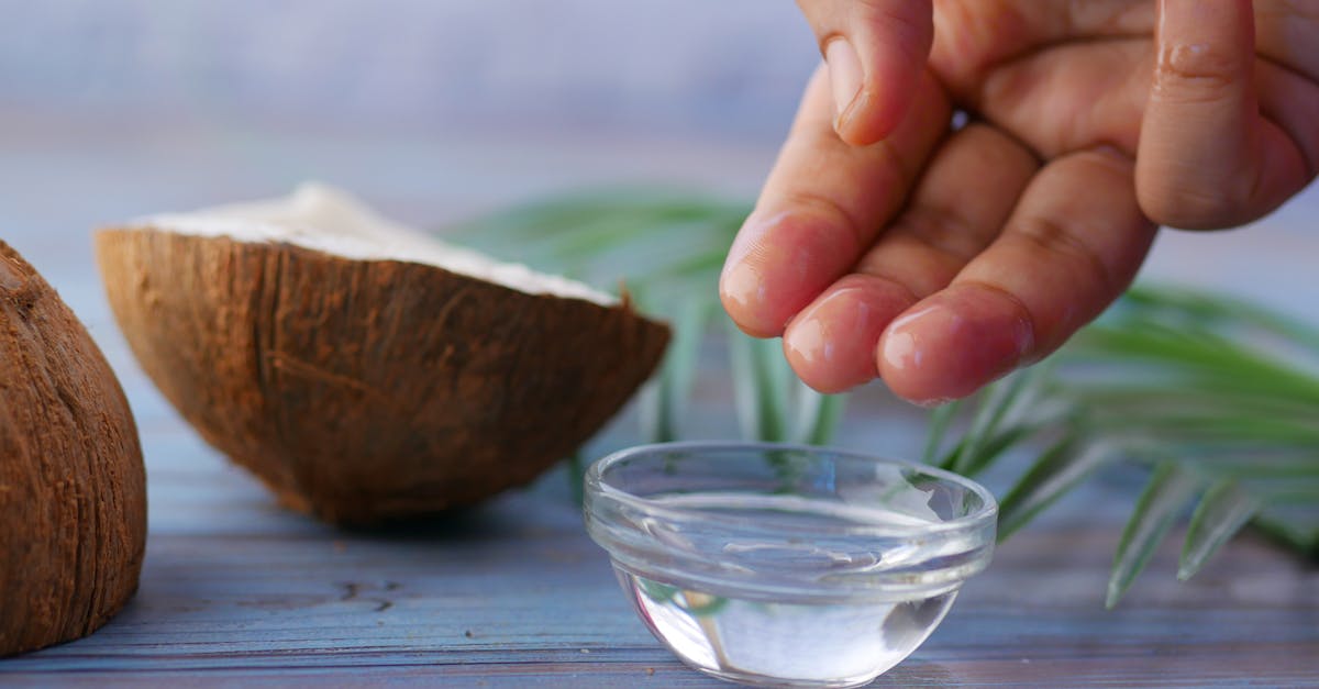 découvrez les nombreux bienfaits de la noix de coco pour votre santé. riche en nutriments, elle améliore la digestion, hydrate la peau et renforce le système immunitaire. apprenez comment intégrer ce super-aliment dans votre quotidien pour optimiser votre bien-être.